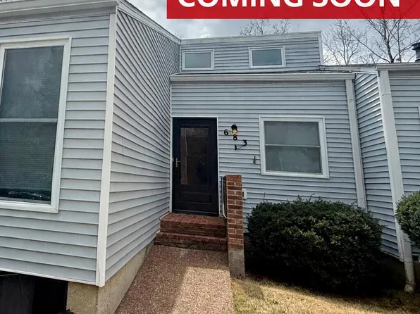 683 Hiddenwood Ct, Jefferson City, MO 65109