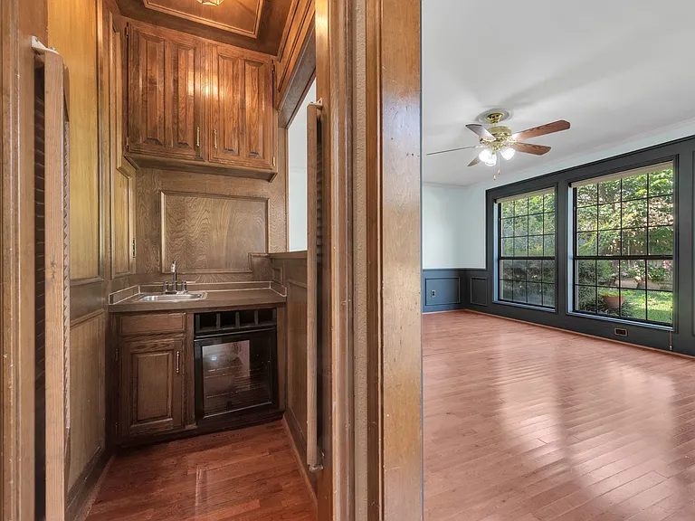 543 Indian Creek Dr — Photo 4