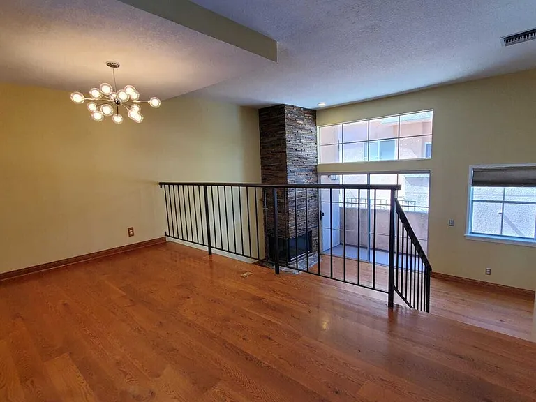 7320 Balboa Blvd #123 — Photo 8