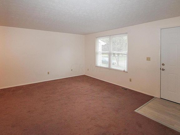 5th image of 6691 Chatsworth Ct