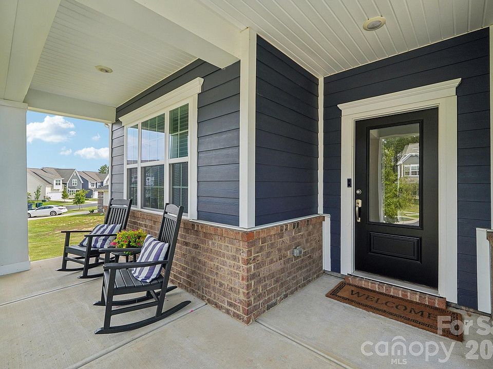 1st image of 130 Rooster Tail Ln