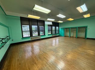 813 Washington St #207, Newell, WV 26050