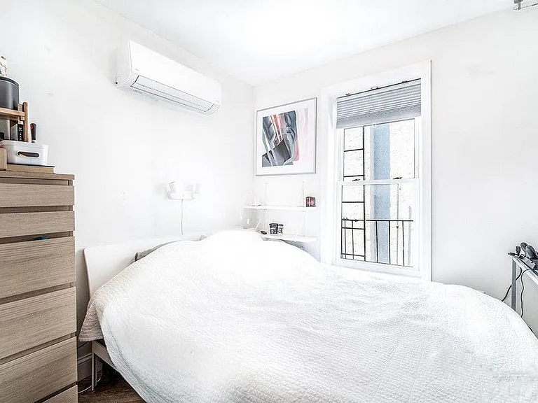 672 6th Ave #2 — Photo 8
