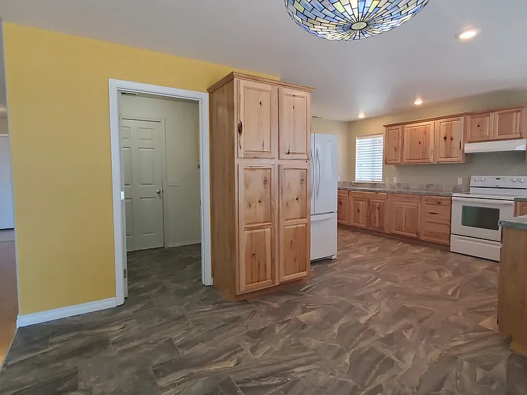 2452 N Rhode Island Ct — Photo 8
