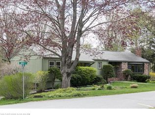 25 Maple Ln, Cape Elizabeth, ME 04107