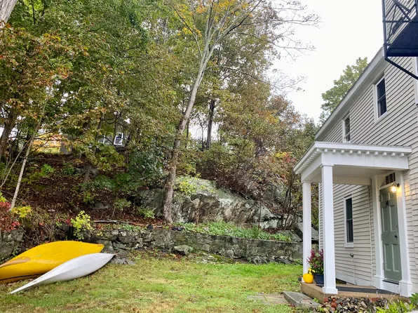 5 Chapel St #14, Newmarket, NH 03857