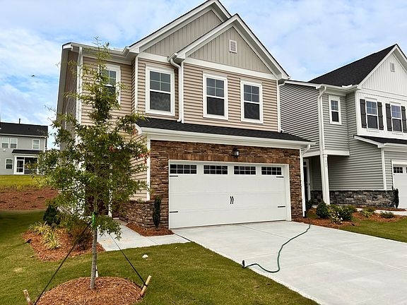 2nd image of 107 Yellow Iris Dr