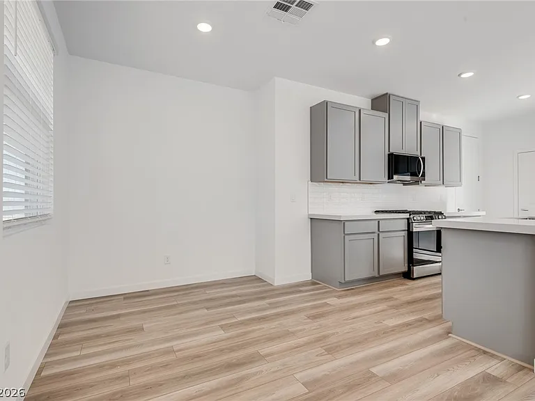 10733 Rhinehill Ave — Photo 5