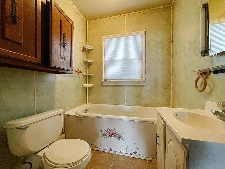 1317 W Memorial Dr — Photo 9