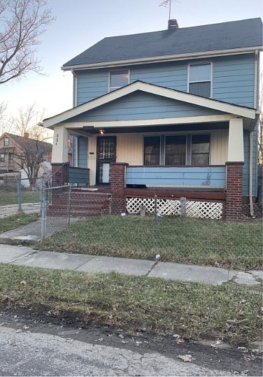 1st image of 934 E 129th St