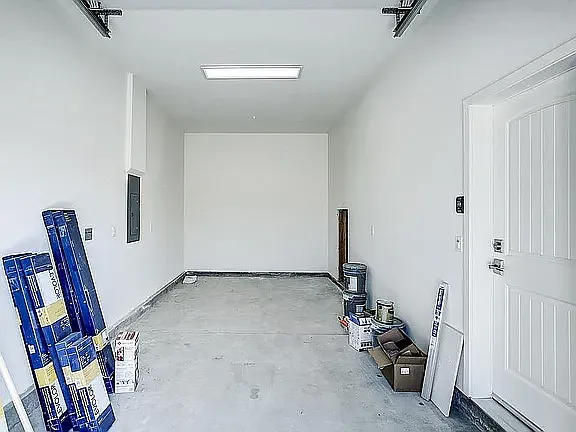 921 Campus Ave #2 — Photo 4