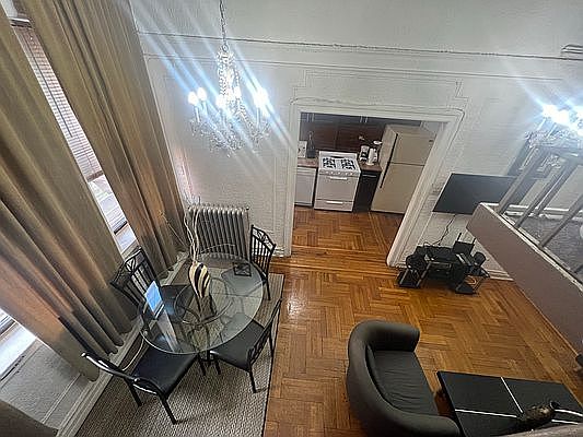 4th image of 212 E 12th St APT 3A