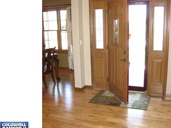 Large, welcoming entry foyer