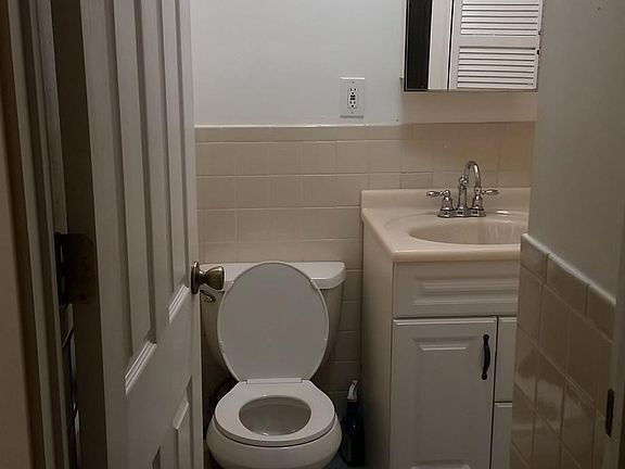 5th image of 1616 Ohm Ave #1