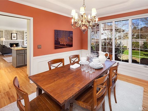 5th image of 21318 SE 34th Pl