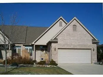 1402 Turnberry Ct photo 1