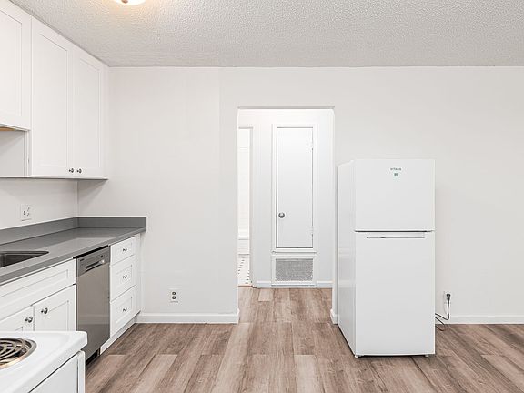 3rd image of 37 States St APT 5