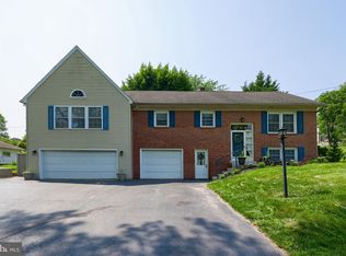 2904 Spring Valley Rd, Lancaster, PA 17601