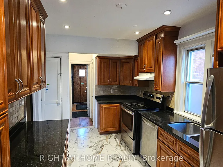 72 11th St #MAIN FLOOR AND 2ND F — Photo 3
