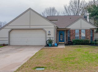 402 Rosemary Ln, Euless, TX 76039