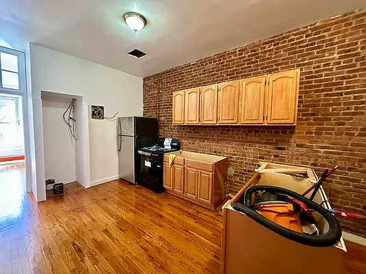 Rented by JB Mac Real Estate Inc. | media 10