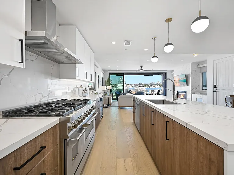 413 E Edgewater Ave — Photo 12
