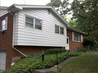 6 Robin Hill Rd, Poughkeepsie, NY 12603