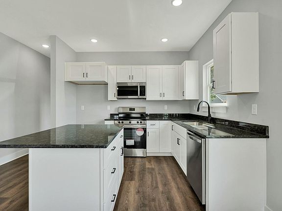 5th image of 1265 Chippewa Ave SE
