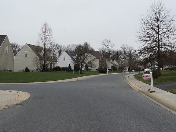 4th image of 834 Slate Hill Dr