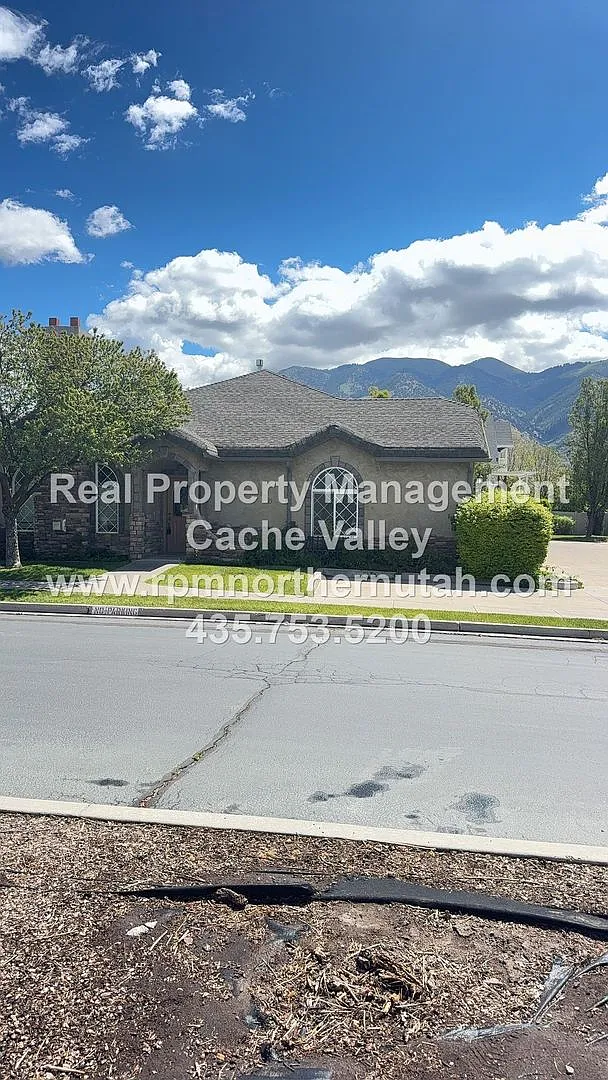Building Photo - 420 Choke Cherry Ln