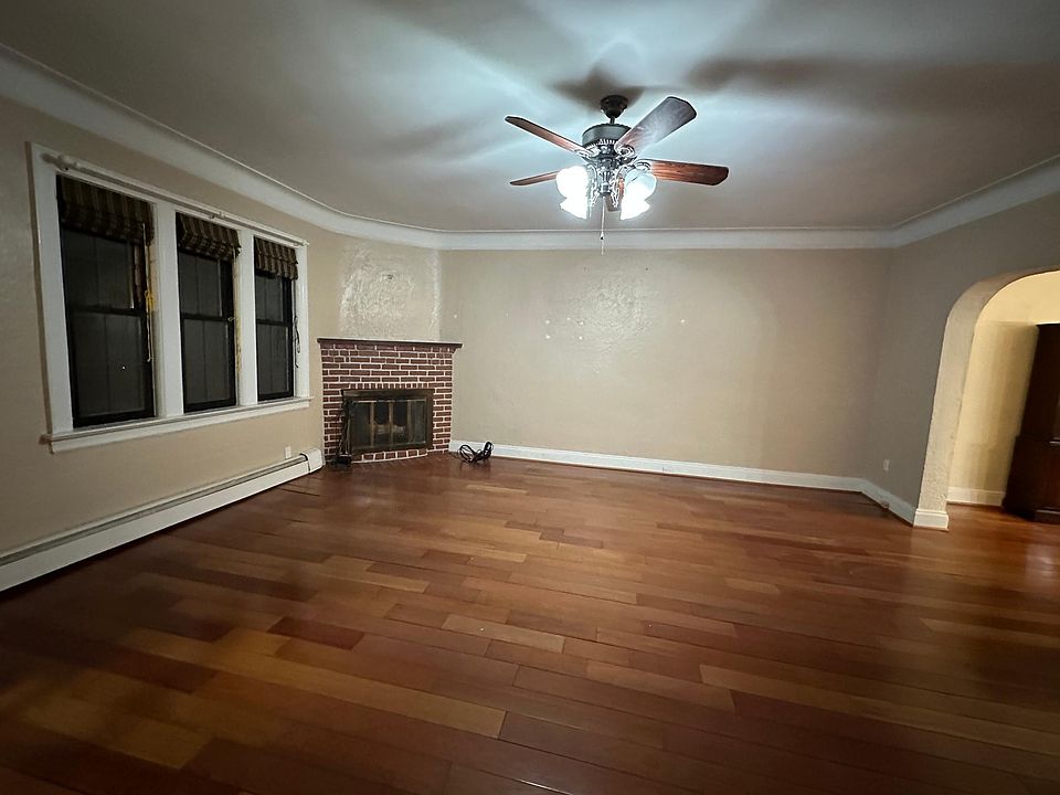 1st image of 29-21 167th St Floor 1