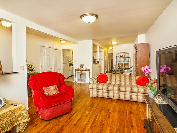 4th image of 1770 E 12th St #1