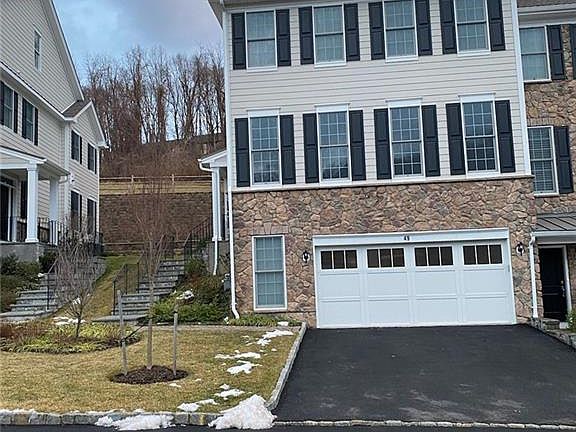3rd image of 49 Dennis Ln