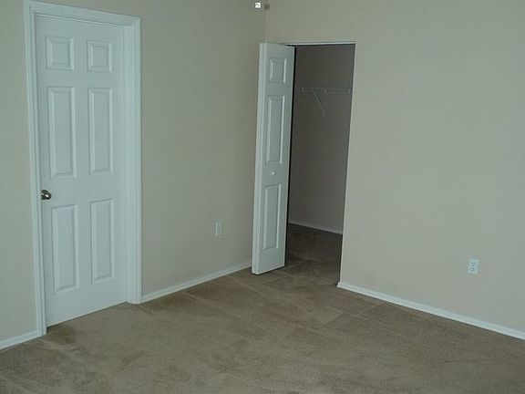 5th image of 663 Old Pine Ct