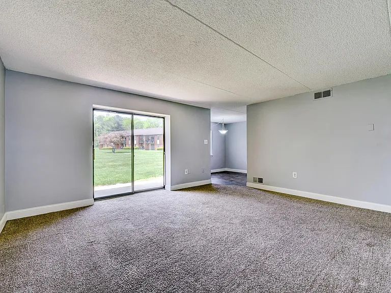 Princeton Orchards Apartments — Photo 8