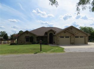 109 Penguin St, Highland Haven, TX 78654