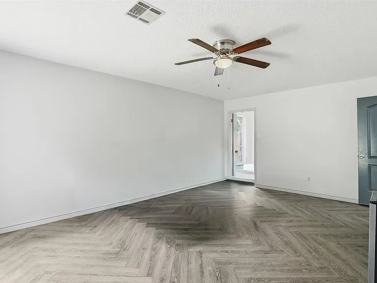20713 Harvest Hill Ln — Photo 10
