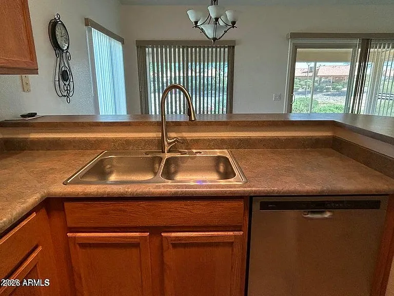 1807 E Lindrick Dr — Photo 6