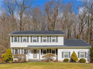 17 Bragdon Ave, Danbury, CT 06811