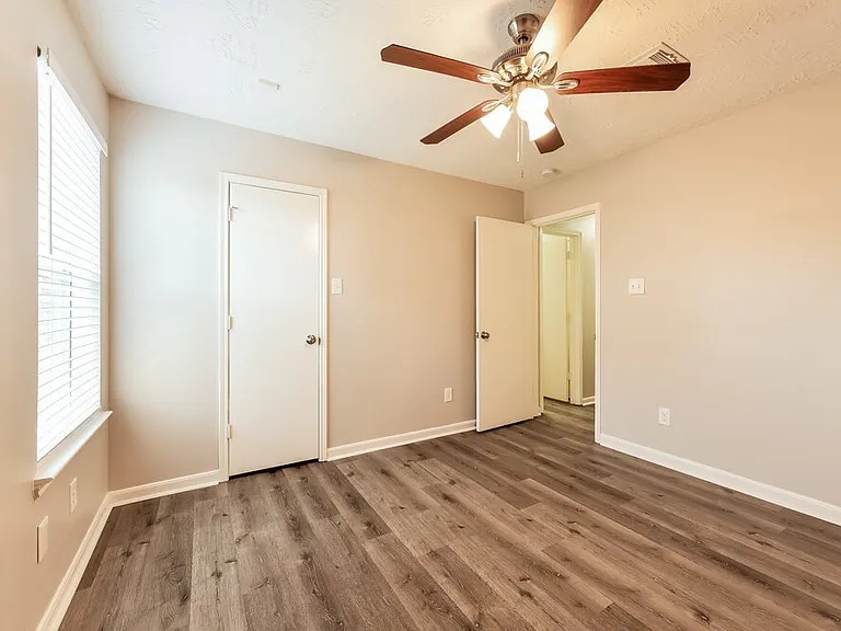 10247 Country Squire Blvd #1 — Photo 12