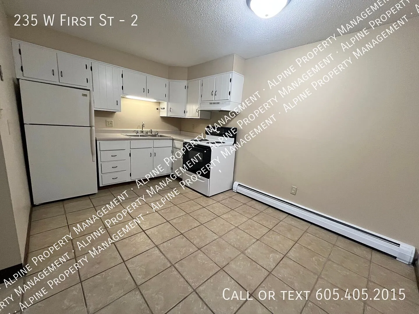 235 W 1st St — Photo 2