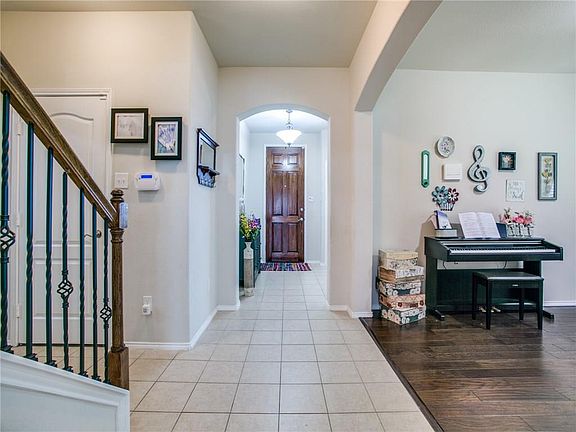2nd image of 1309 Hidden Valley Dr