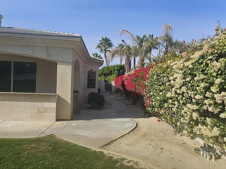 10 Champagne Cir — Photo 27