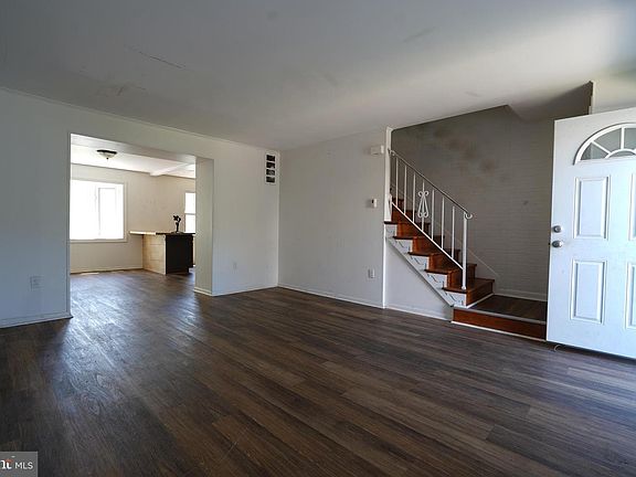 3rd image of 12836 Claxton Dr #4