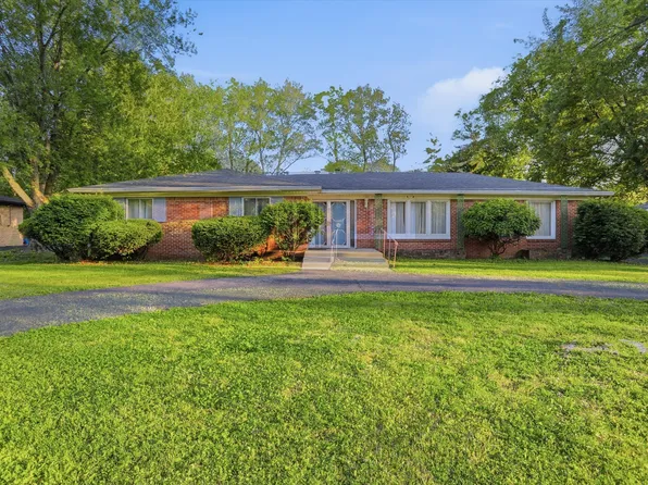 1015 Fairway Dr, Indianapolis, IN 46260