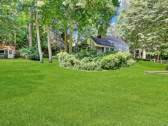 4th image of 2 Dogwood Drive