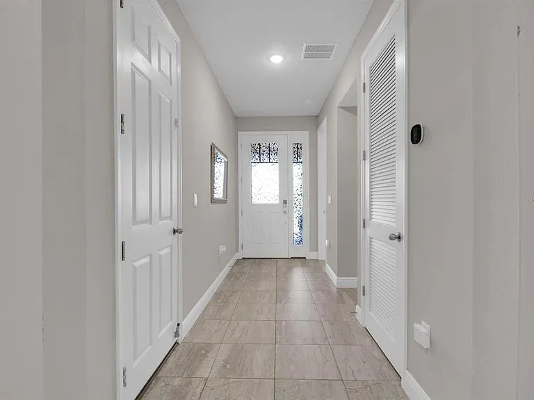 2487 Empress Dr — Photo 4