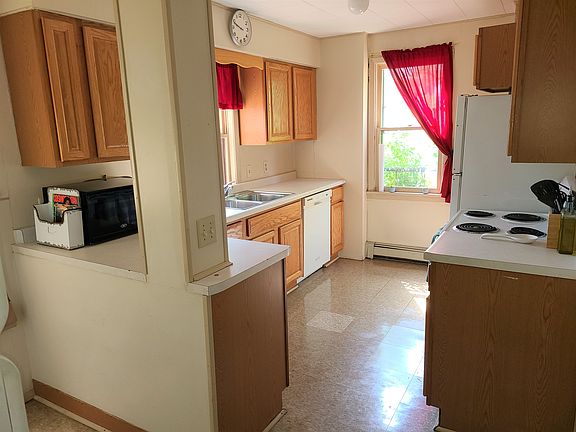 5th image of 1110 1/2 E 10th St