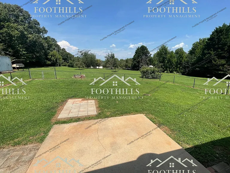 1950 Shackleburg Rd — Photo 12