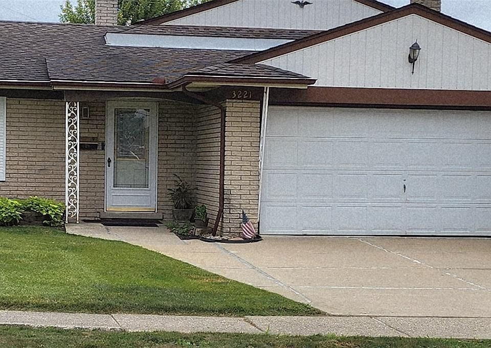 1st image of 3221 Meadowlark St